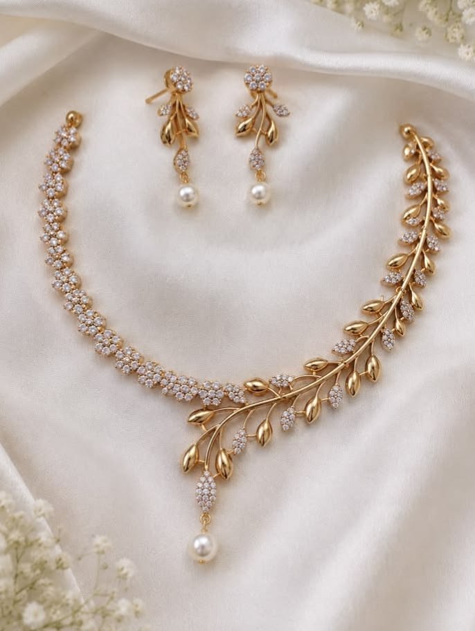 simple goldan color necklace set